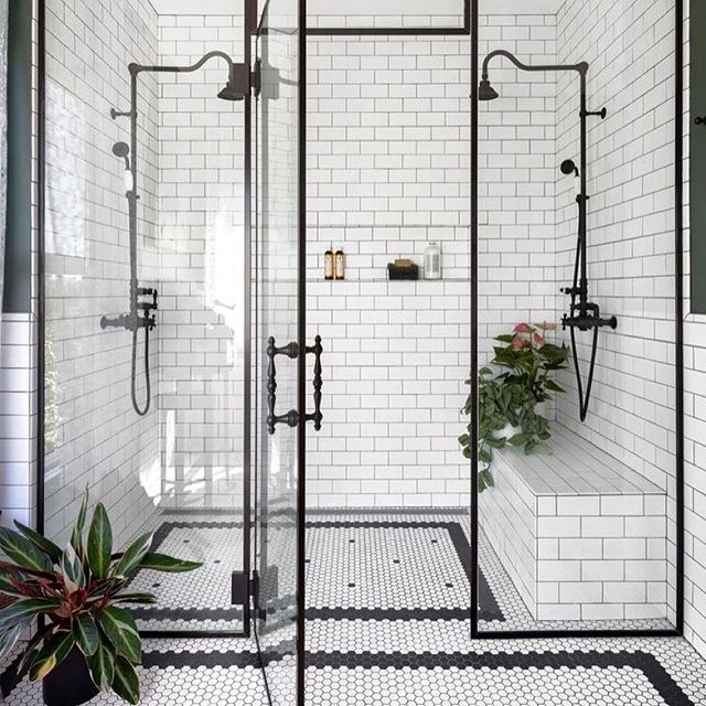 Classic Black &amp; White Bathroom Luxury
📸 @interiorblink 💕
.
.
.
.
.
#blackandwhite #subwaytile #subway #blacklist #blackluxury #luxe #luxeinteriors #bathroom #bathroomdesign #interiordesign #interiordesigner #homesweethome #homedecor #tiler #bat