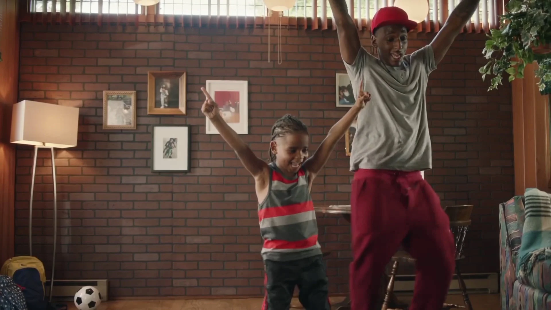 Cheerios_DancingDads_3.jpg