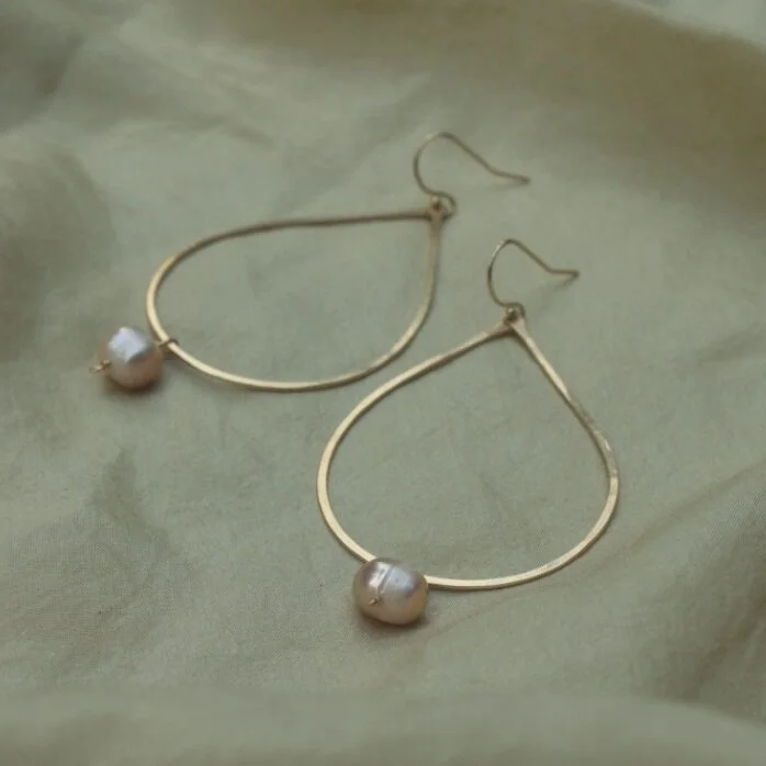 C7AC7B16-BCC0-4ADC-B085-D8E6BA4D6F0D