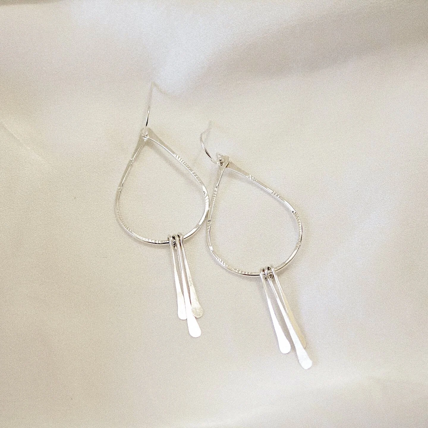 5FEE46A0-3932-46A0-86A6-81885ADCD3A8