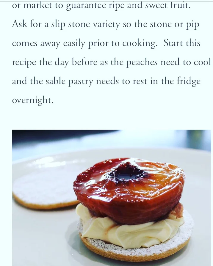 Sable of grilled peaches and mascarpone