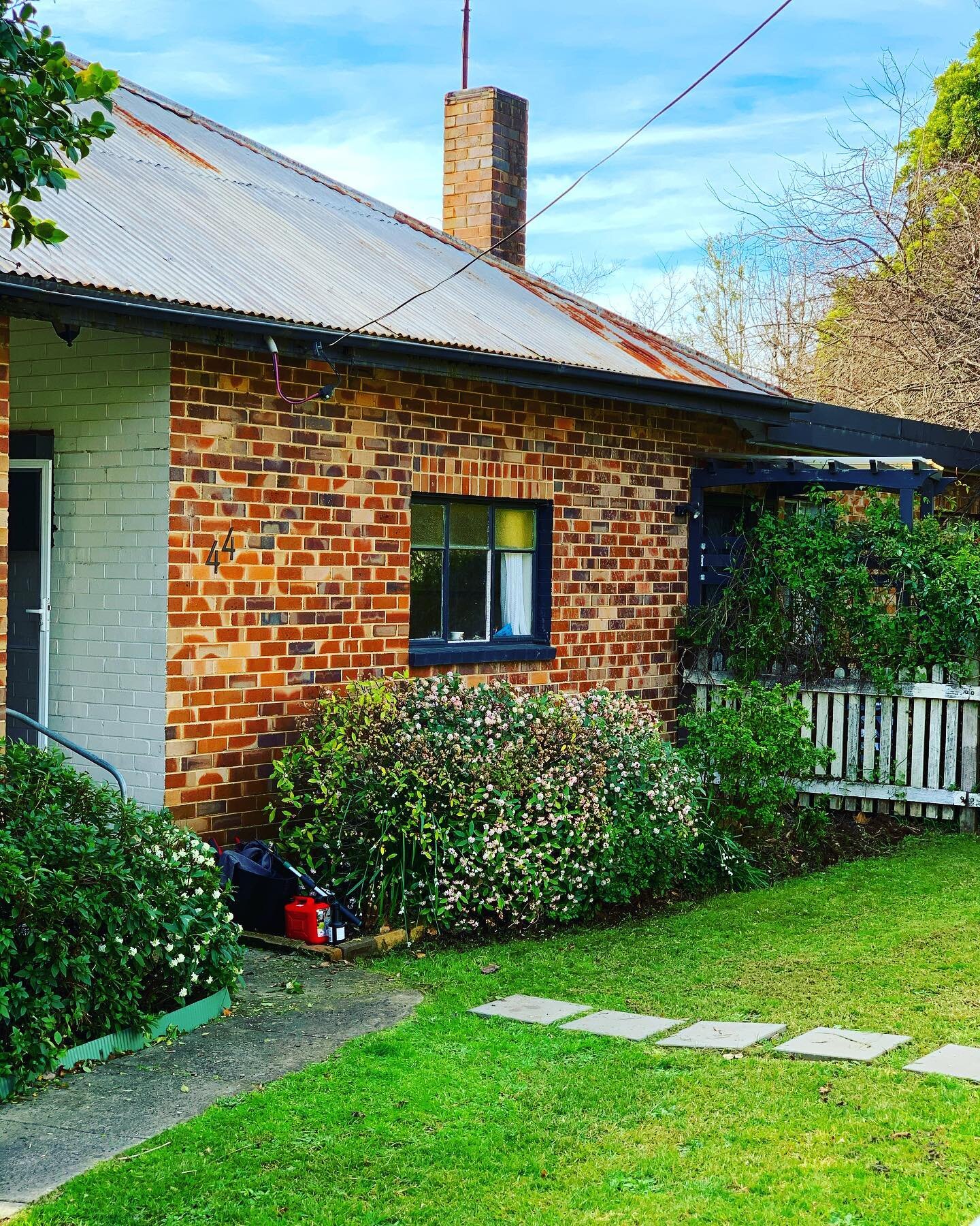 New digs taking shape 
.
.
.
#bundanoon #southernhighlands #cottage #gardening #country #home #southernhighlandsnsw #renovationproject
