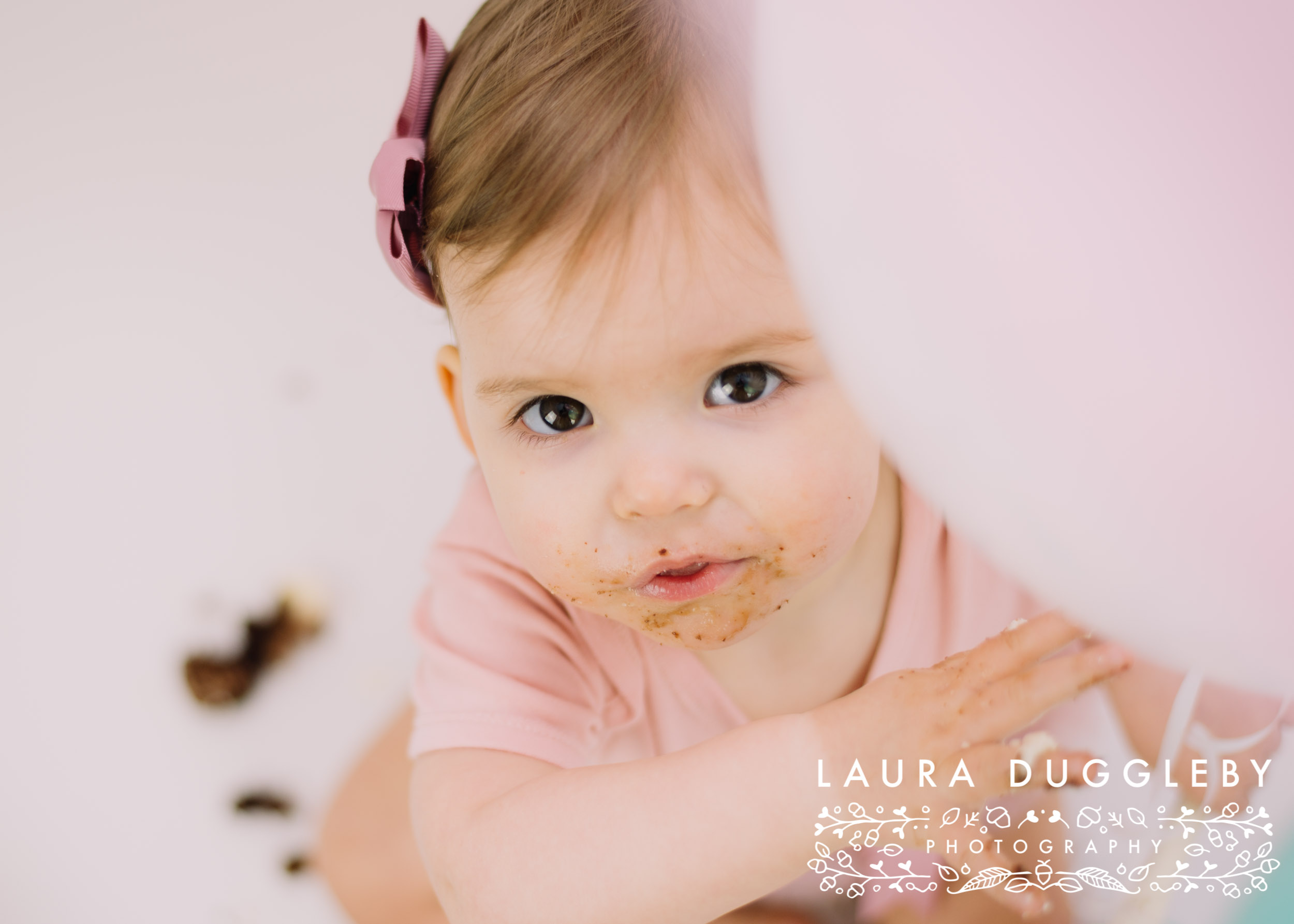 baby girl cake smash session with balloons