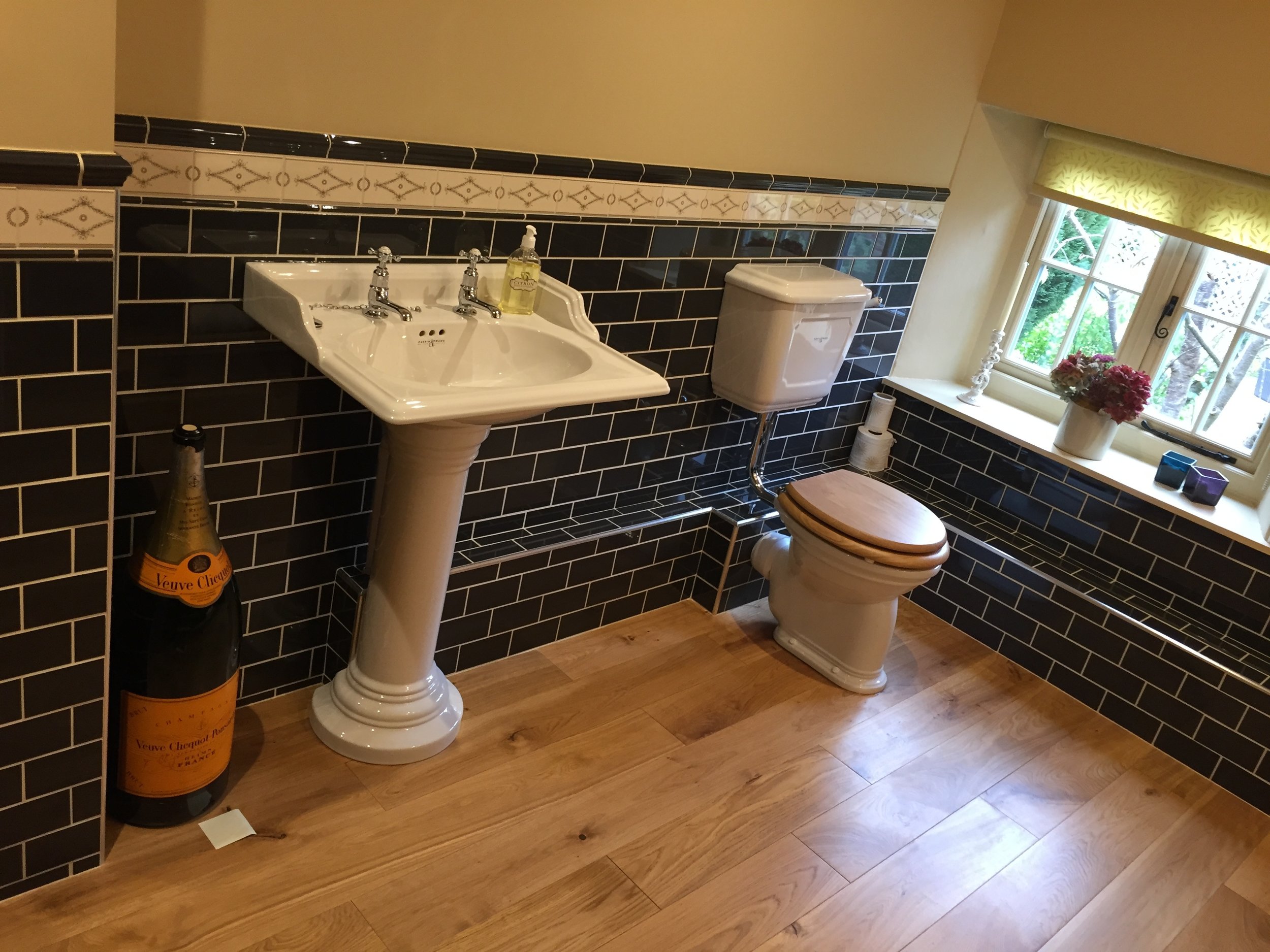 bathroom 11.JPG