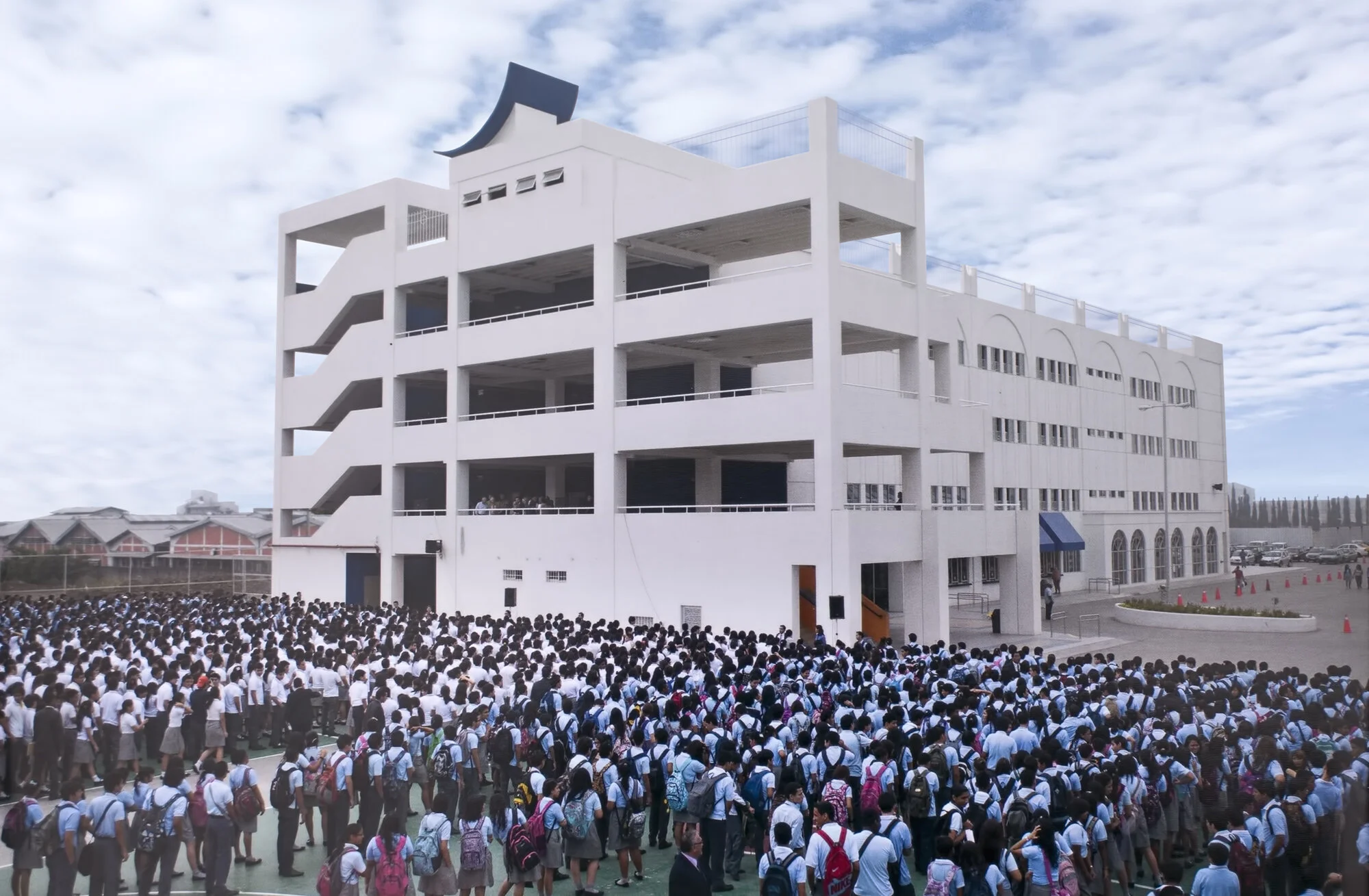 liceo_exterior_3433k.jpg