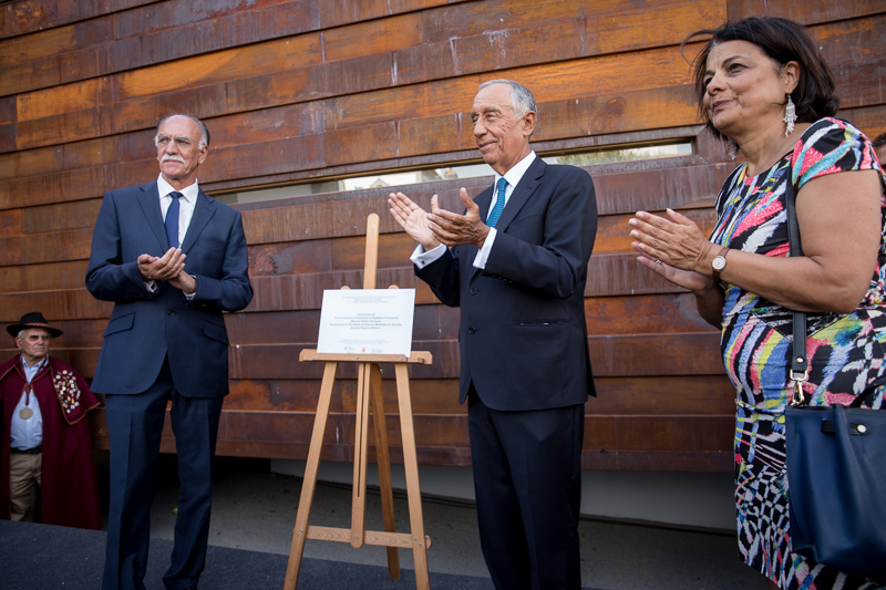 l. to R. Mayor Almeida. President Marcel Rebelo de Sousa and Architeca and Curator Luisa Pacheco Marques