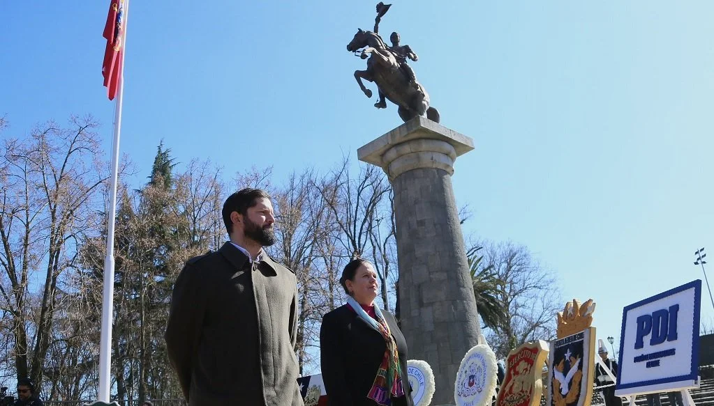 Boric participó de desfile en honor a O'Higgins en Chllán