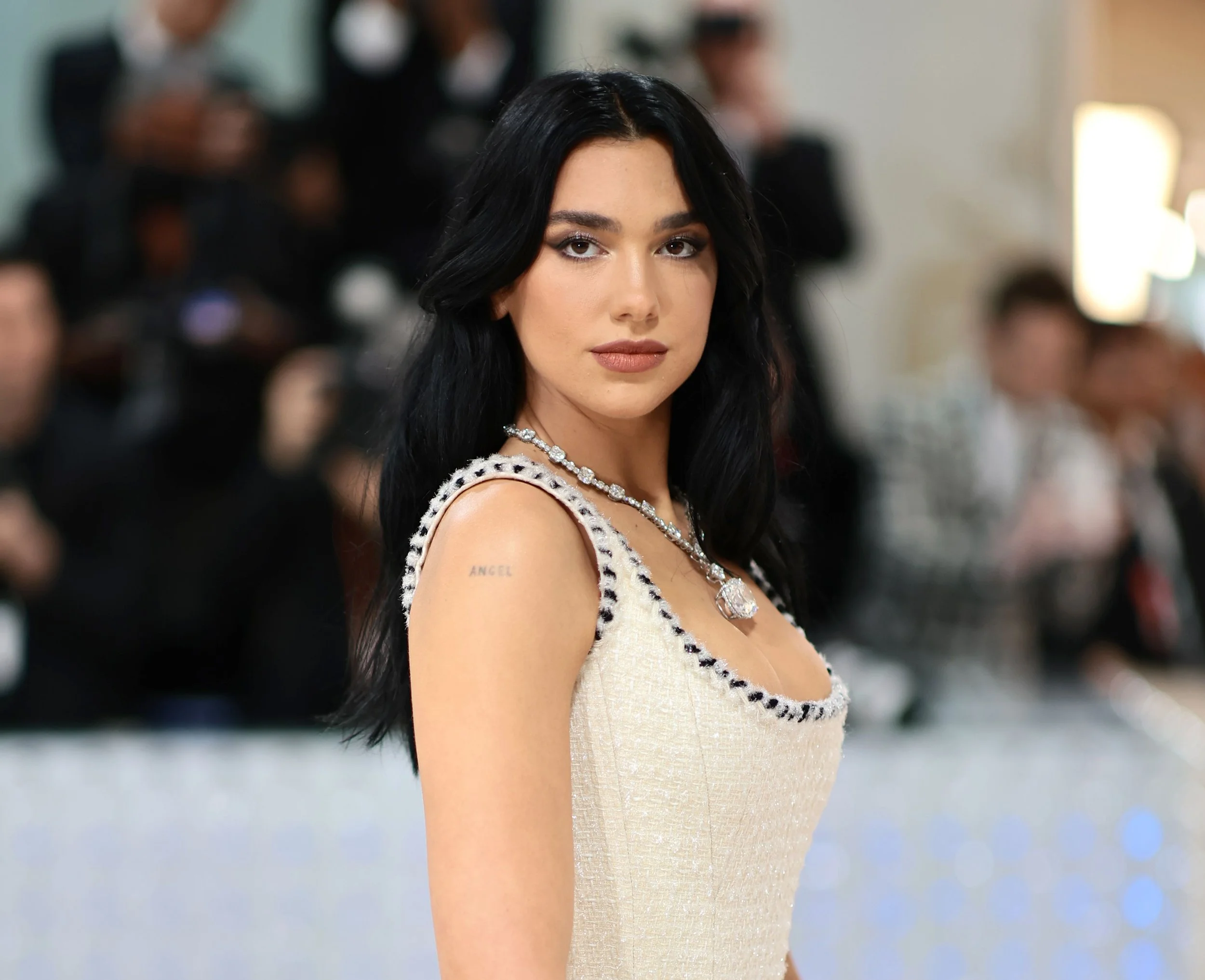 Dua Lipa celebra su cumpleaños con flamenco