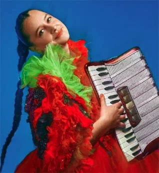 Pascuala Ilabaca da la bienvenida a la primavera con “Cumbia de los vientos”