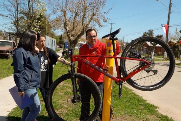 En Rucapequén: Inauguran primera estación de reparación de bicicletas pública de Ñuble