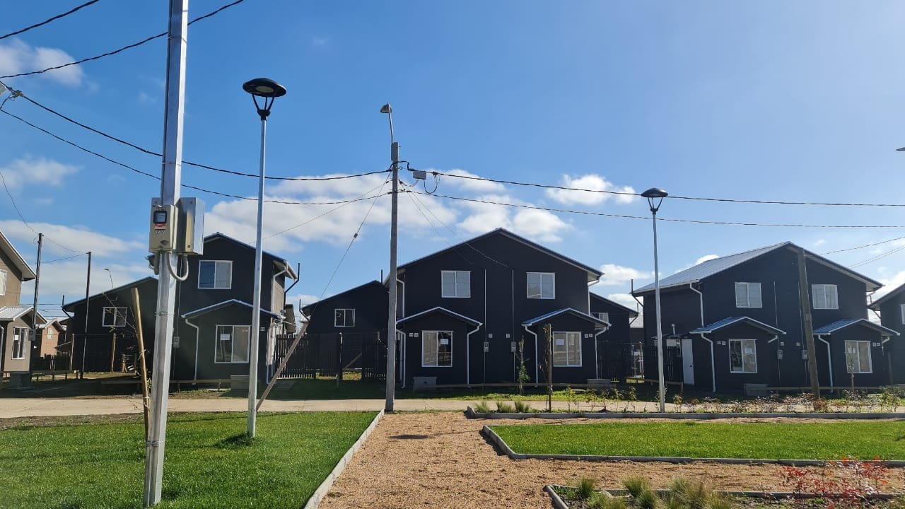 Minvu acude al llamado de familias tras protestas del comité Montes 