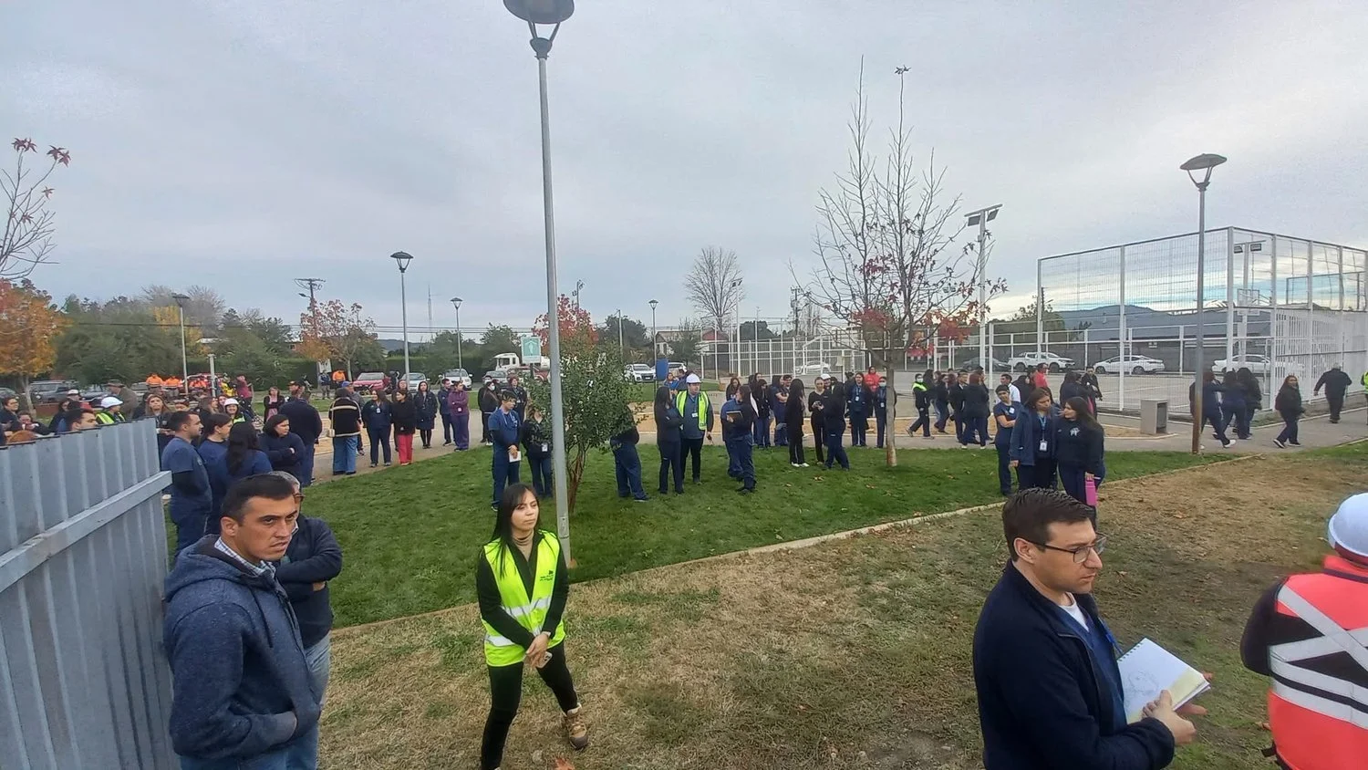 CESFAM de Quillón realiza simulacro de emergencia en coordinación con organismos de respuesta.