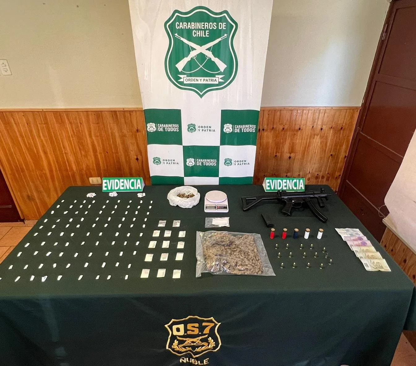 Carabineros del OS7 Ñuble detuvo a 2 sujetos por venta de drogas en San Nicolás