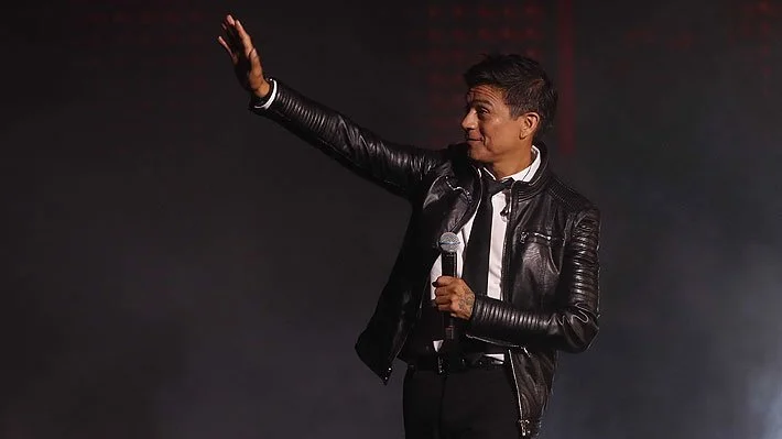 Américo genera controversia en Puerto Varas por comentarios sobre mujeres: alcalde revela que pidieron suspender show