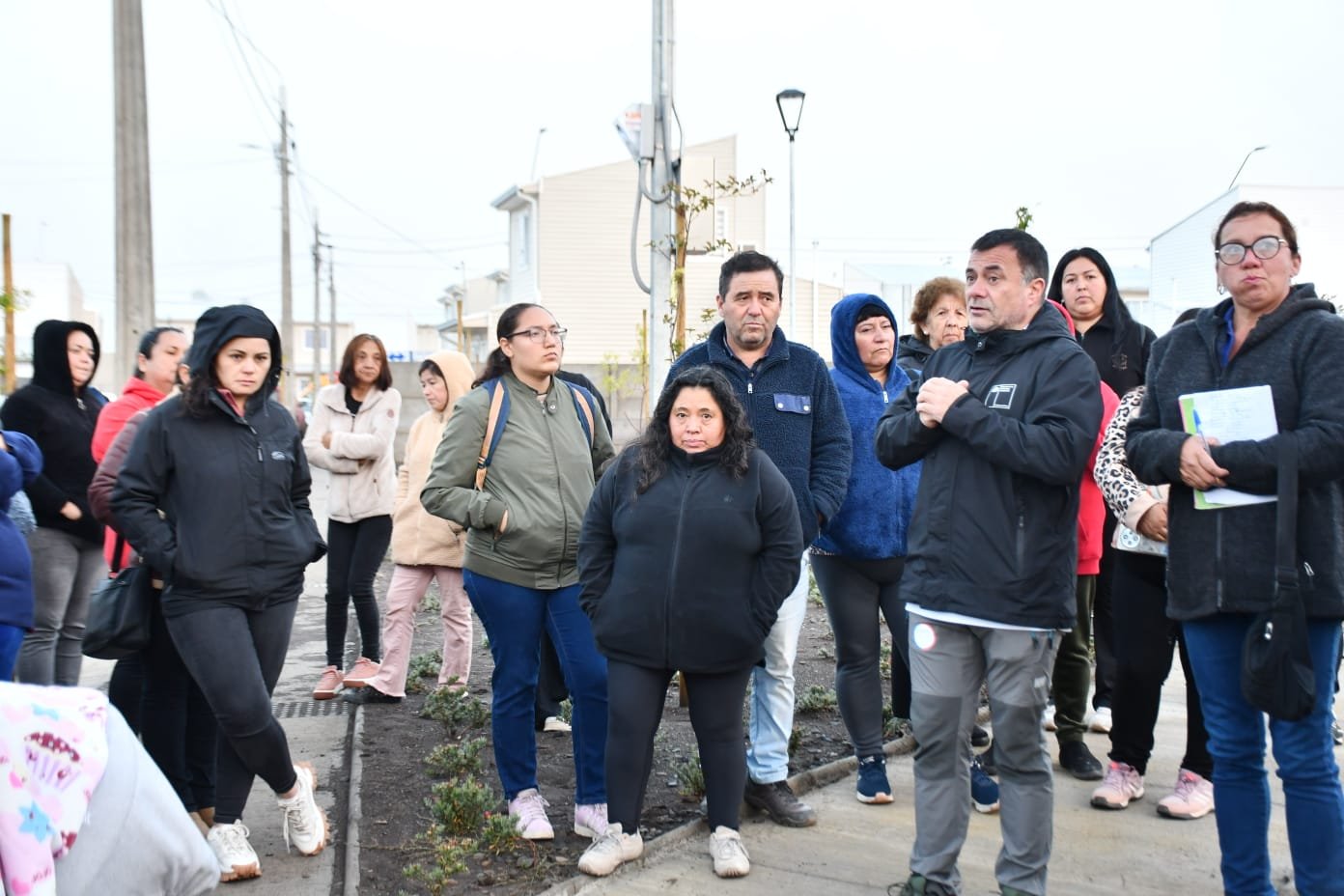 Inician revisiones para reparar casas que presentaron filtraciones por lluvias en Bulnes.