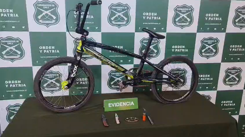 Dos detenidos por receptación tras robo de bicicleta: OS9 Ñuble incauta armas blancas y munición