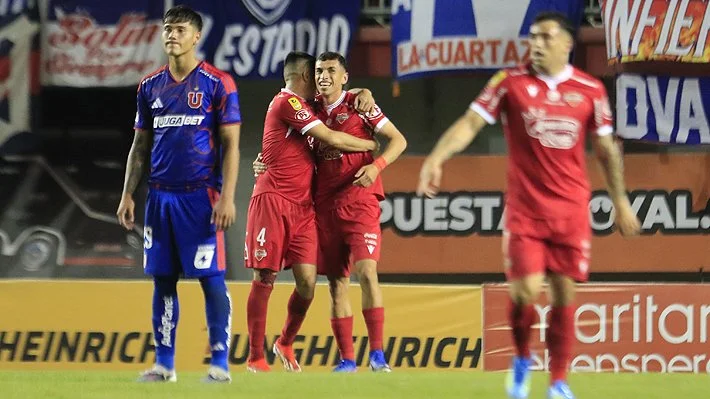 Ñublense vence a la U en el final y le quita el invicto en Chillán