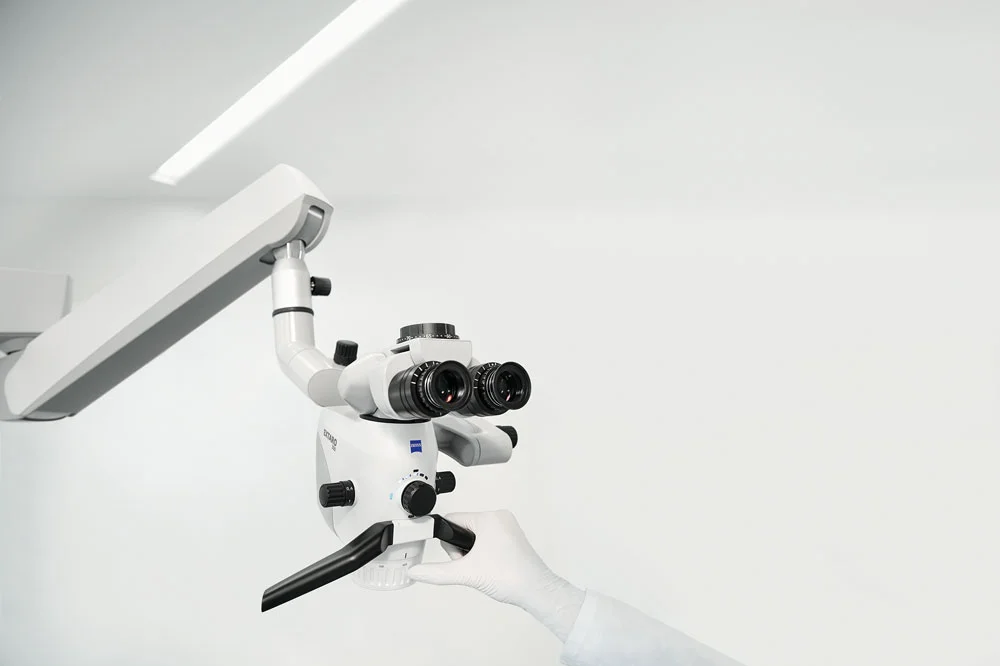 Das neue Zeiss Extaro 300 setzt neue Massstäbe in der Dentalmikroskopie
