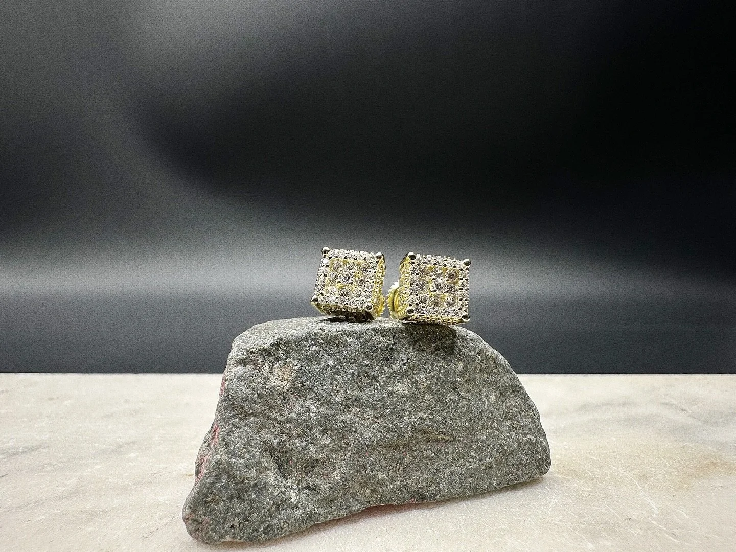 BKB DIAMOND PRONG EARRINGS. ( LAB DIAMONDS )