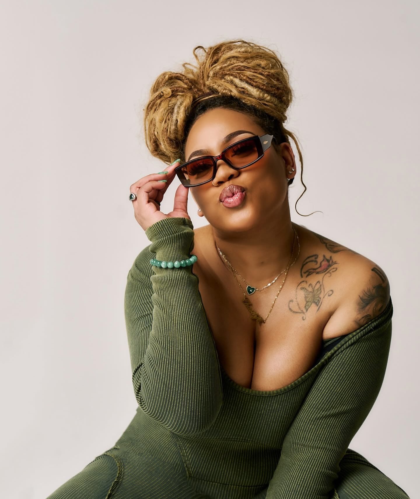 &ldquo;Your jewelry cart said it&rsquo;s cold&hellip; warm it up with 30% off. Code: FALL30 😌🍂&rdquo;

LINK IN BIO 🧫