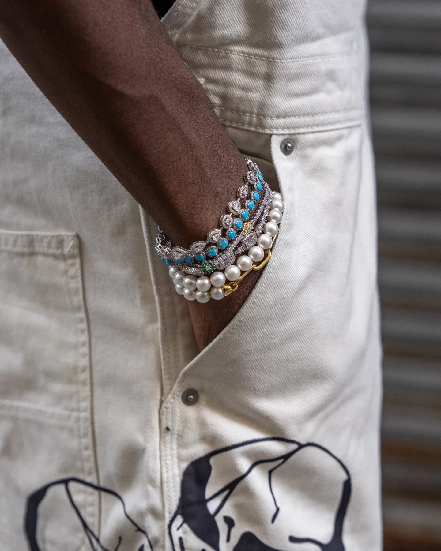 Elevate your style with the BKB Water Pearl Vibes Bracelet, a stunning all-pearl accessory designed for everyone. Featuring a luxurious gold tip clasp for secure comfort, this bracelet embodies elegance and sophistication. Each pearl symbolizes inner