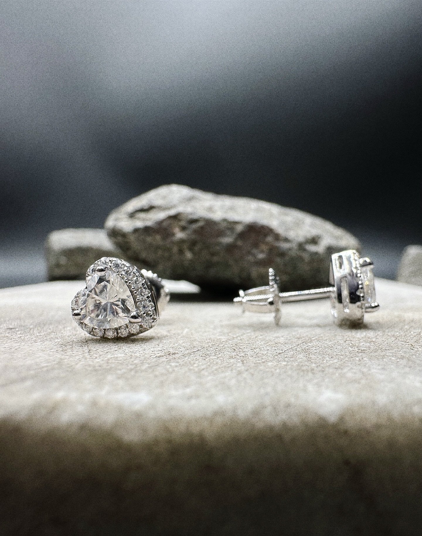 WITH LOVE &bull; LAB 🥼 DIAMOND MINI HEART EARRINGS 💎