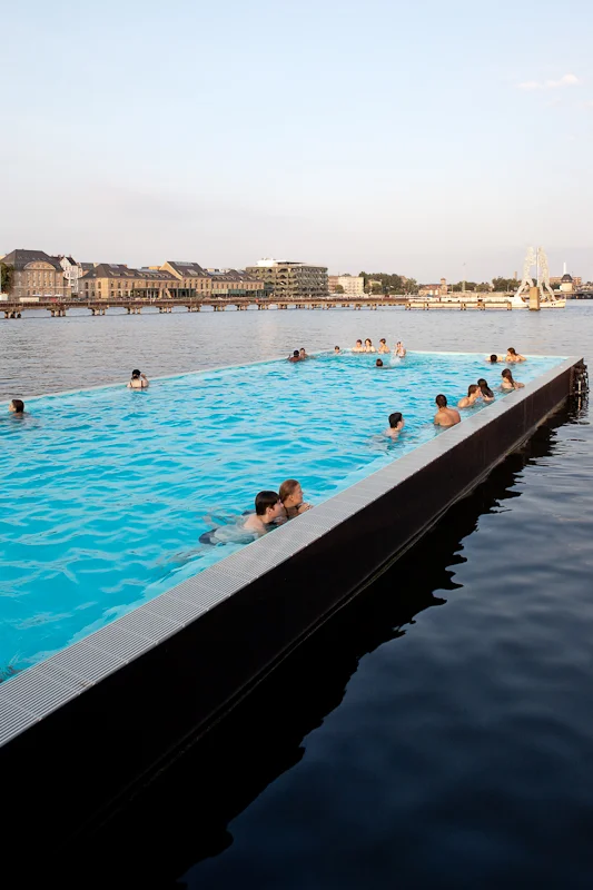 Berlin-2009-Arena-Badeschiff-2.jpg