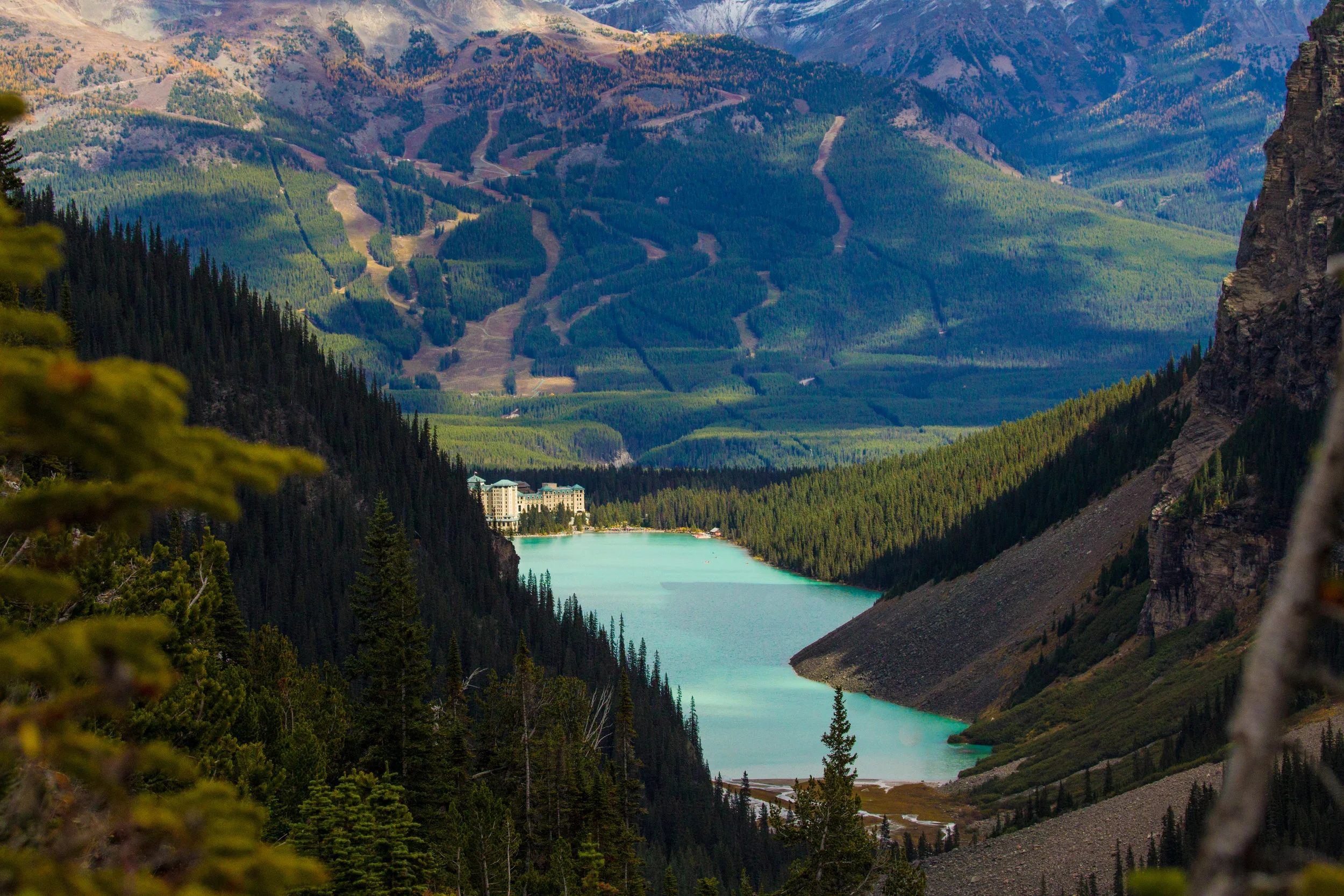  Lake Louise, Alberta, Canada. Lake Louise Lodge at far end. 