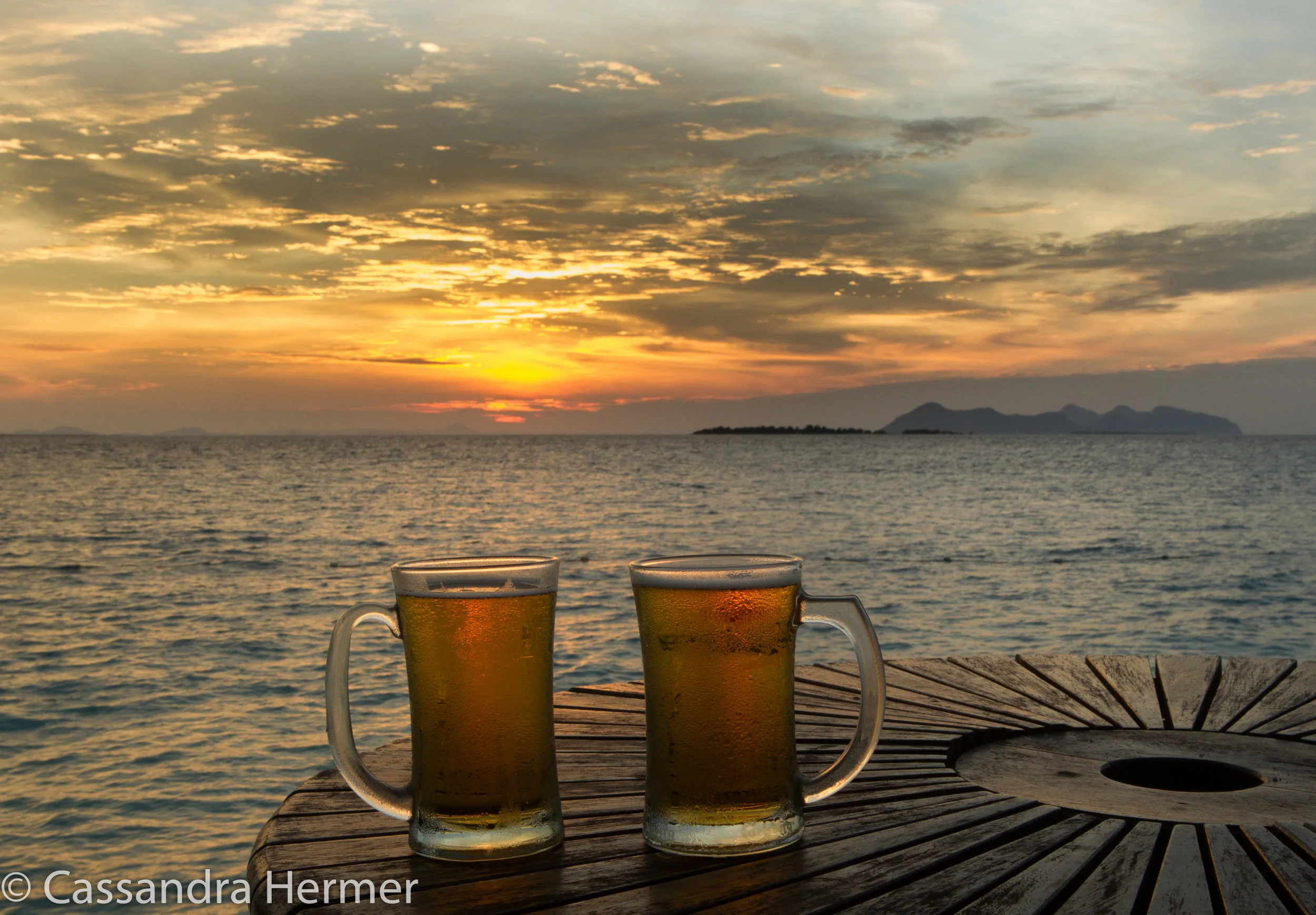  Sometimes a Tiger Beer is the best way to watch a Borneo sunset. 