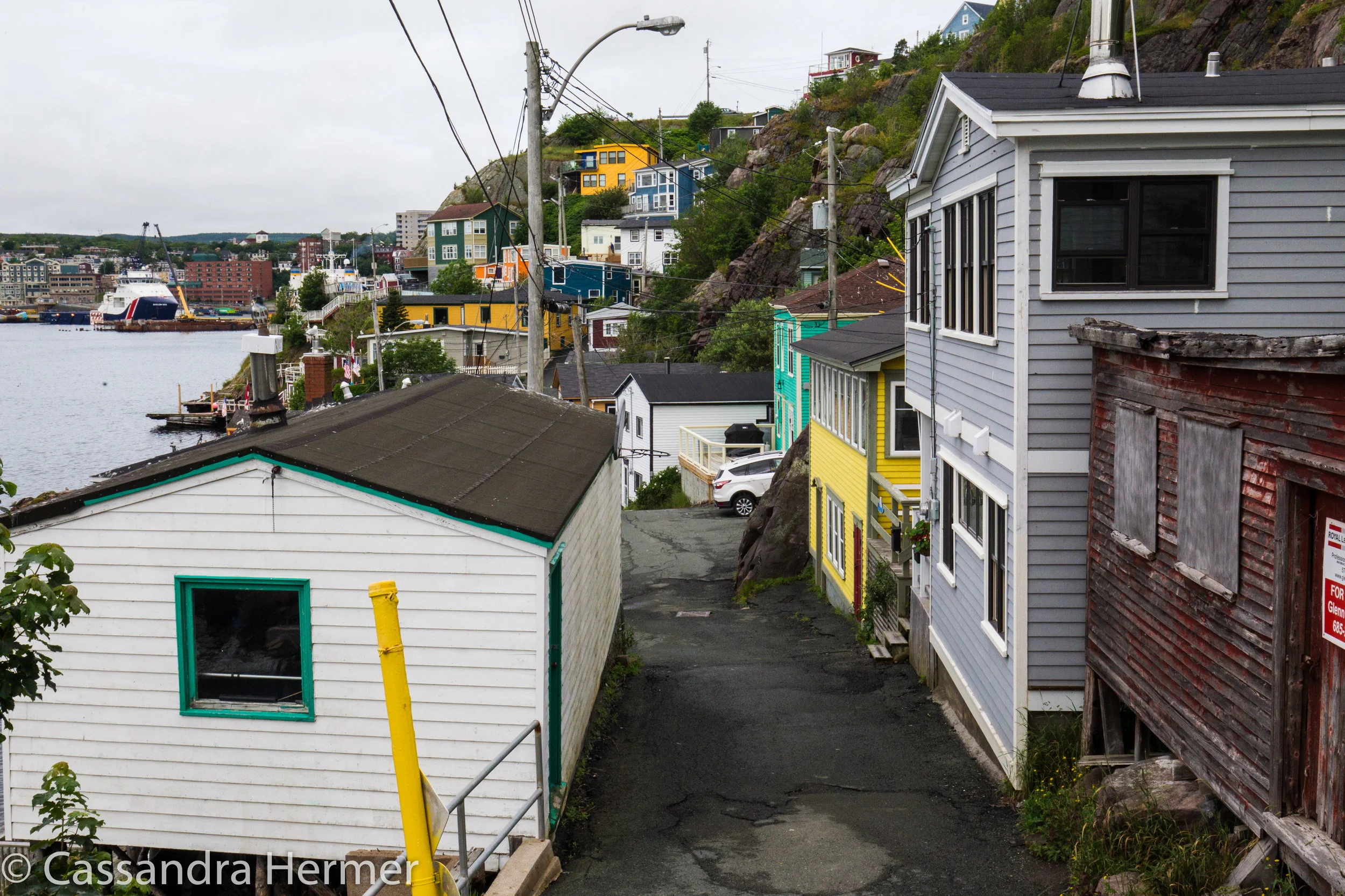  The close knit of your neighbors on Battery Road. 