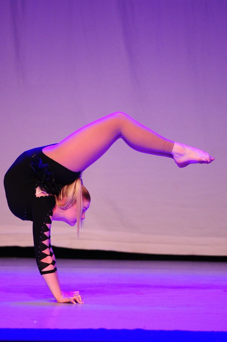 Contortion performer