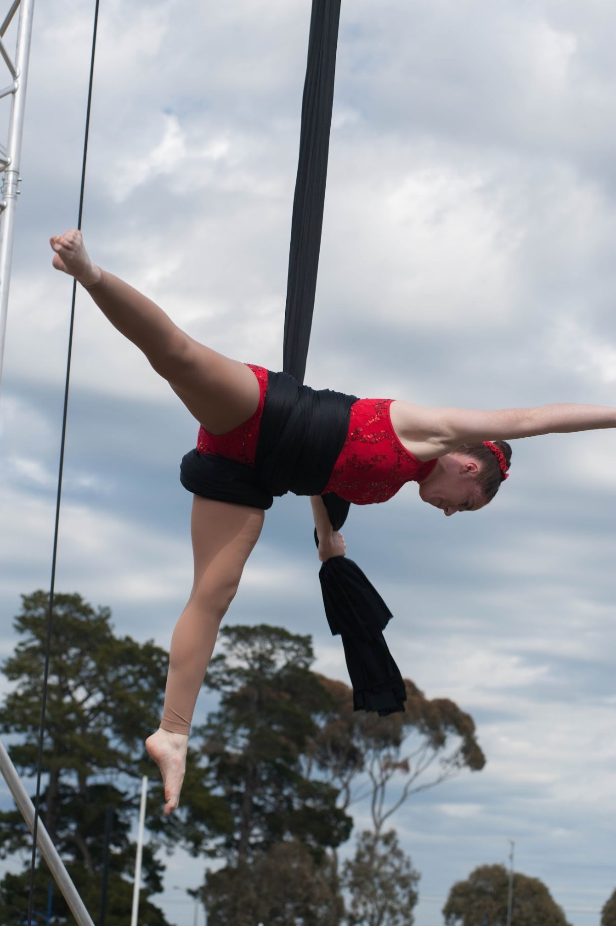 circarts-teen-aerial-silks-split-geelong.jpg