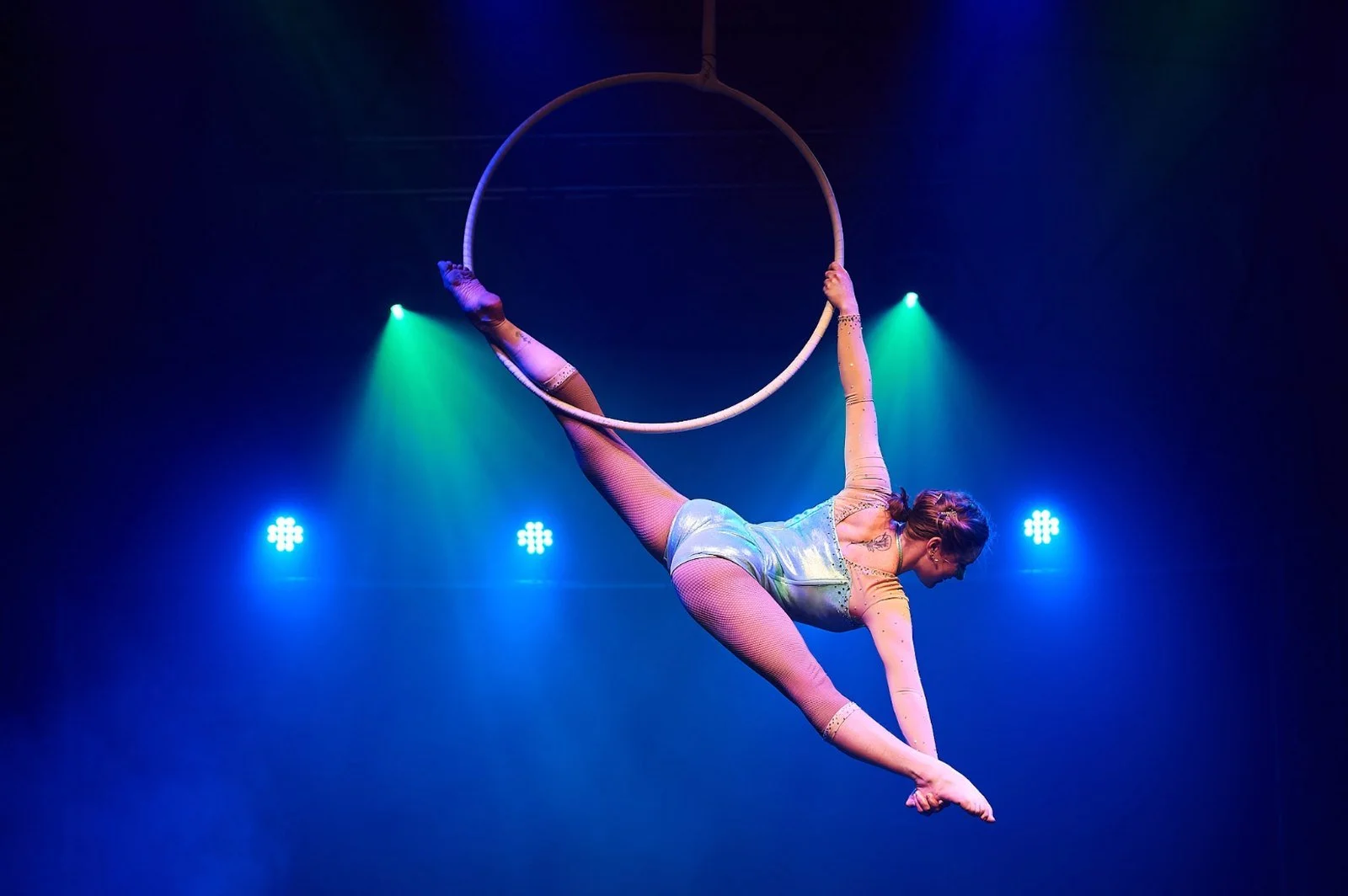 circarts-adult-aerial-hoop-lyra-performance-geelong.jpg