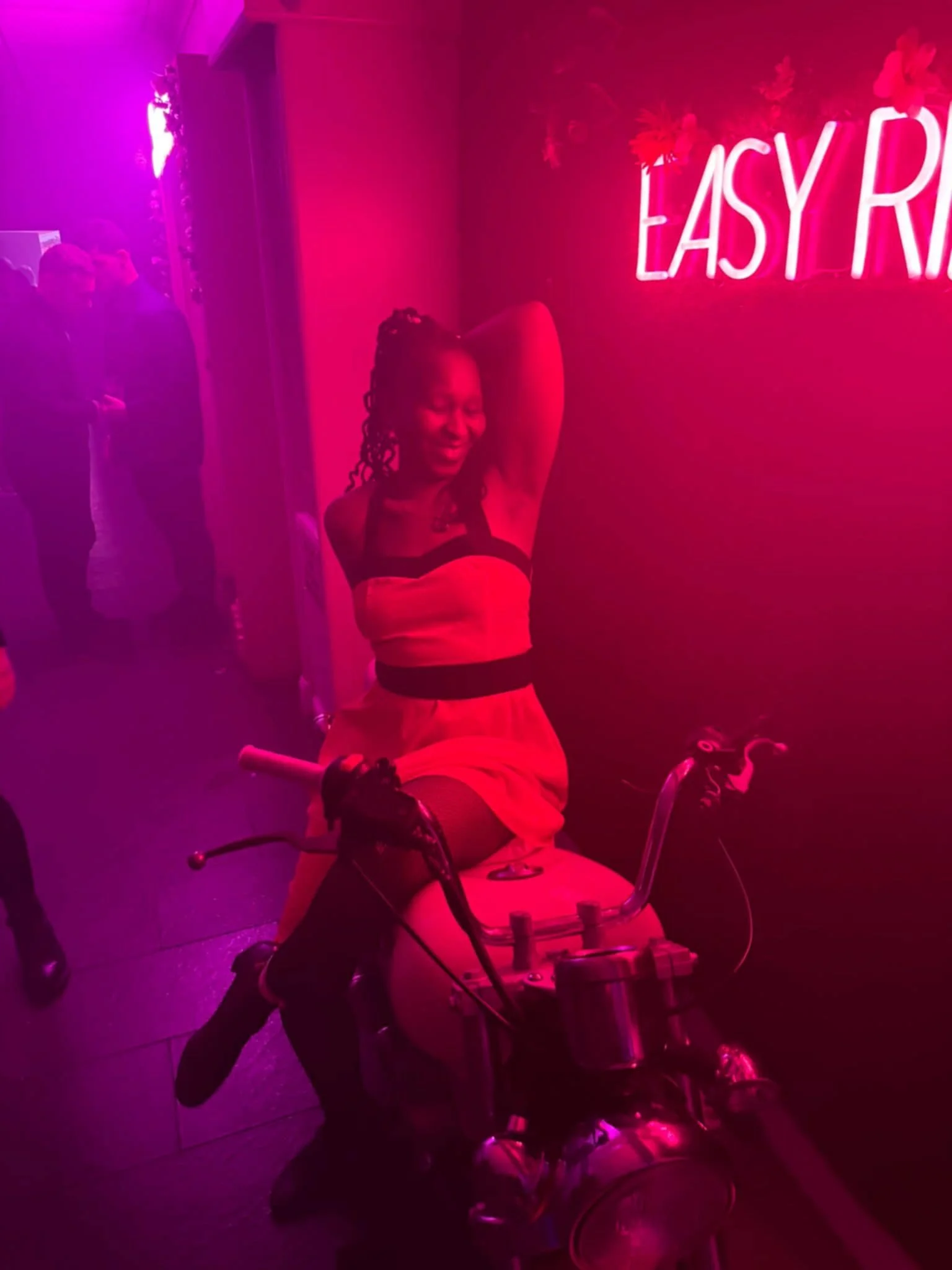 Student Views - Bongilicious - Hull Harlots and Hull Honeys