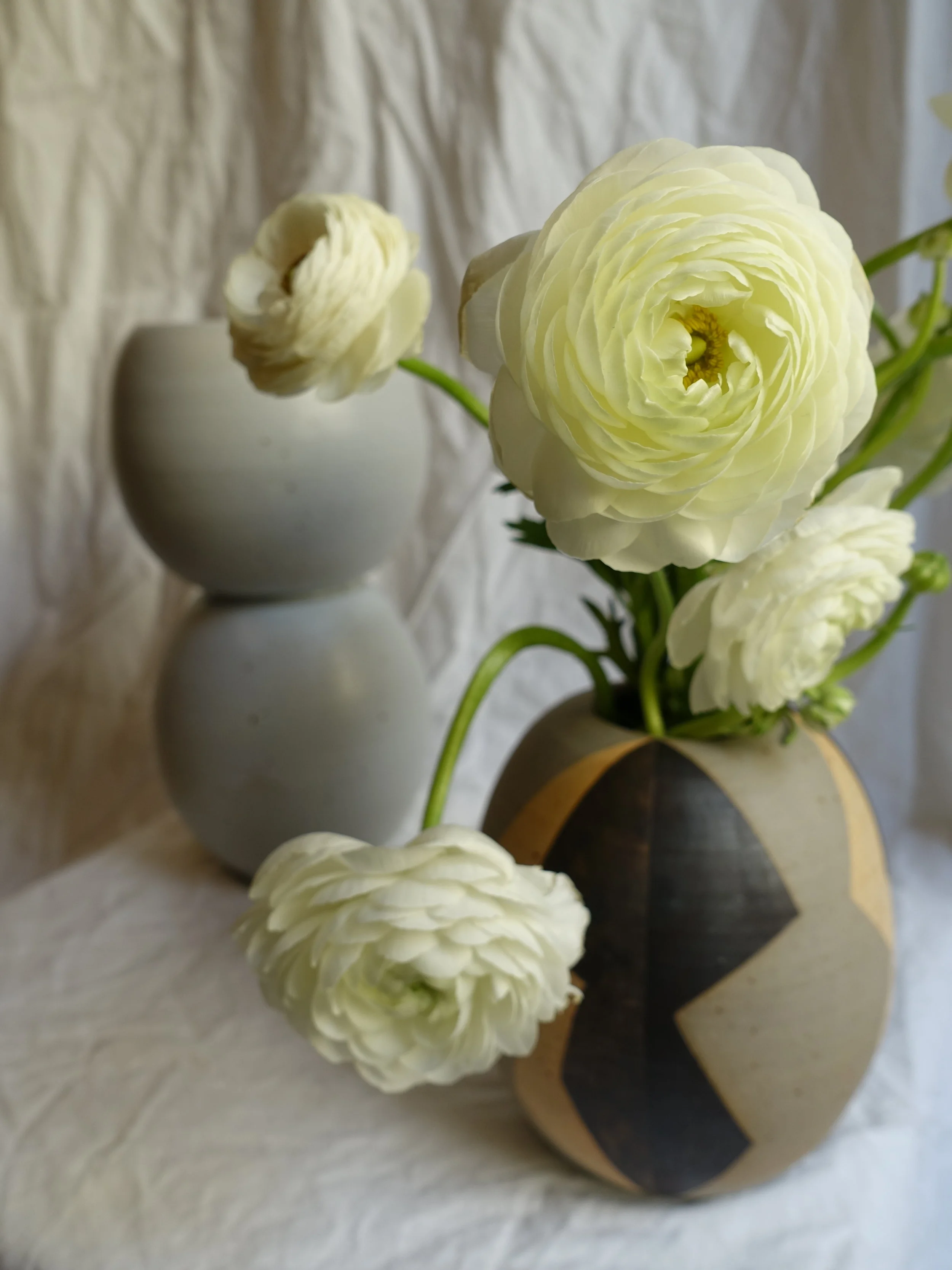 ranunculas- vases.JPG