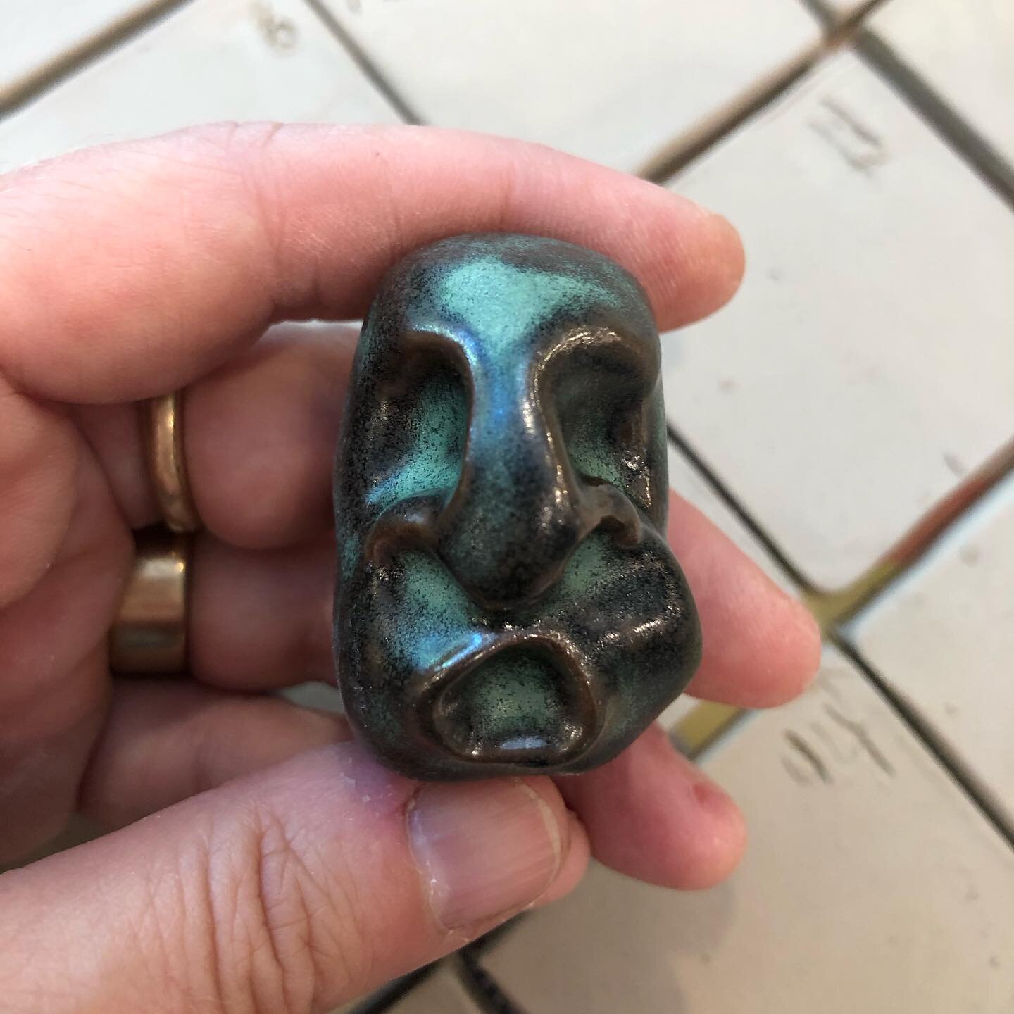 faces for small places!

(thank you @davezackin, word wizard, for sharing your genius!)

#brooklynartist #ceramics #ceramicsculpture #heads #ceramicheads #ceramicfaces #faces #pocketart #brooklynceramics  #artistsoninstagram #keramik #keramika #conte
