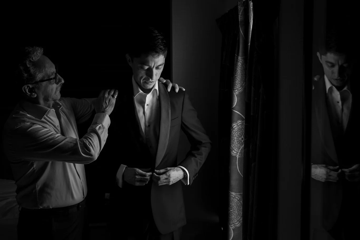 03-Esplanade Lakes At Double Tree | Chicago Wedding Photographer.jpg