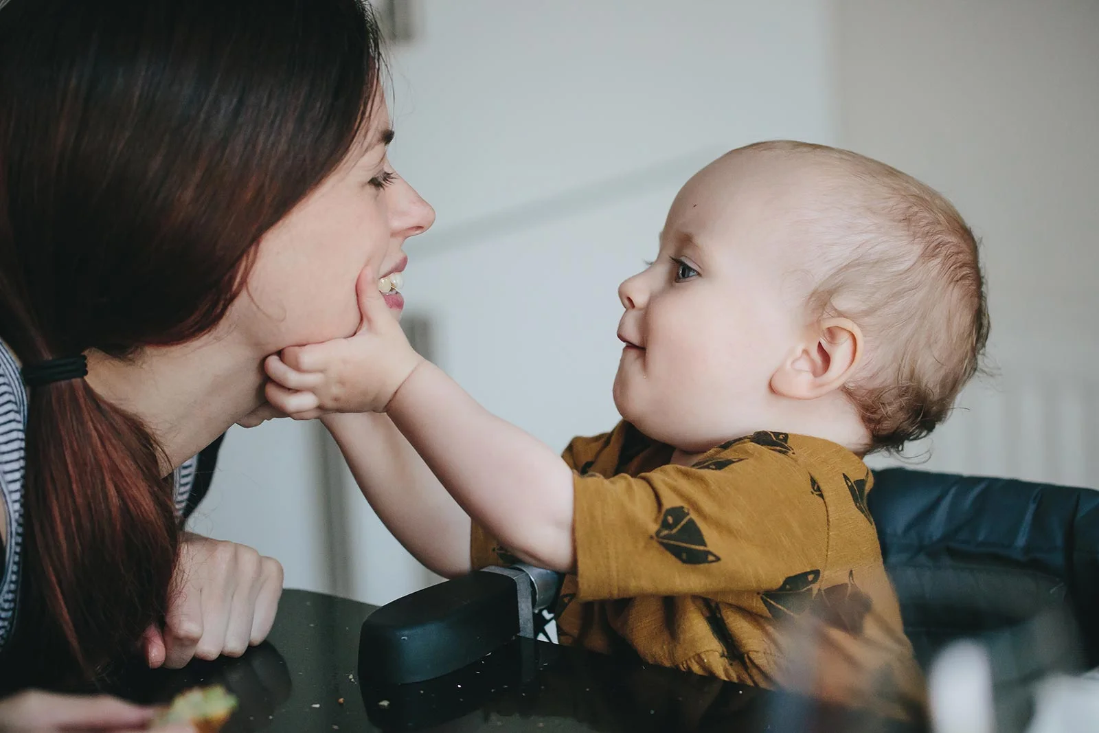 At home family photography sessions