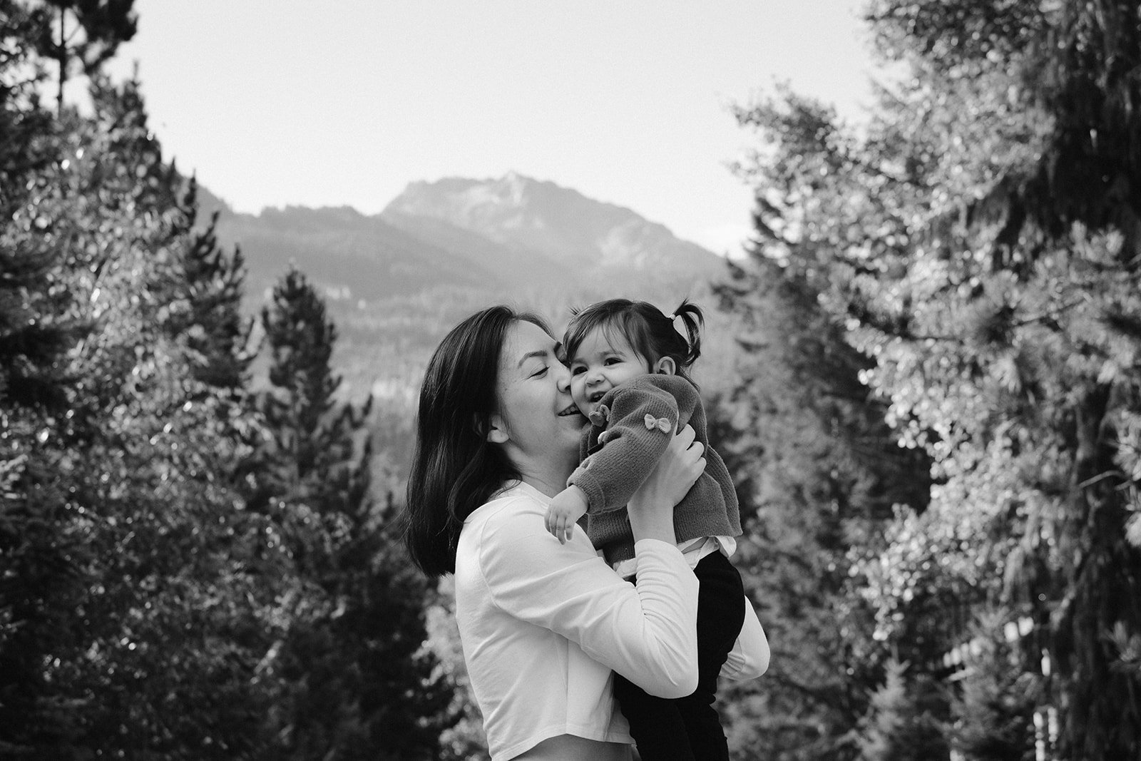 WhistlerFamilyPhotographyBW-19_websize.jpg