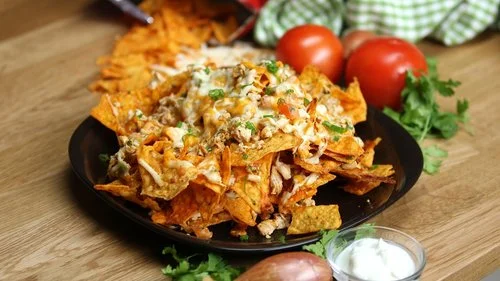 STEVE AND DAVE'S GARLIC NACHOS