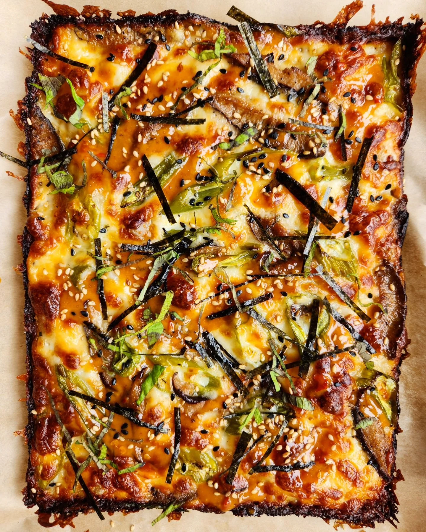 This week's feature has marinated shiitake, shishito peppers, sesame + miso sauce, nori, sesame seeds and shiso.

Shiitake from @metsahillfarm