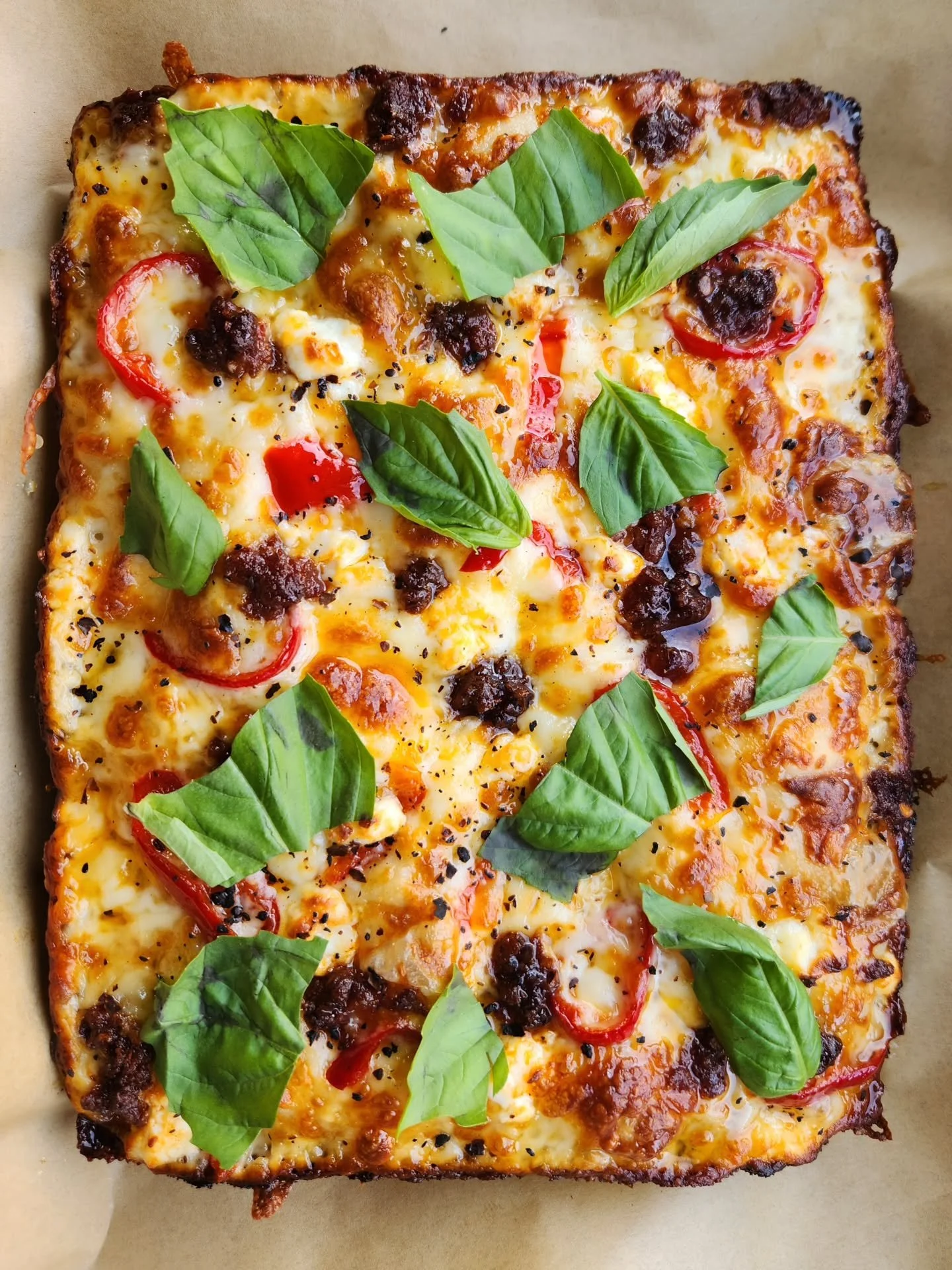 Feeling sweet but spicy this week.  This feature has N'duja, goat cheese, pickled fresno chilies, local honey, basil and urfa chili flakes. 
We also have a few unclaimed chocolate hazelnut tiramisu left. 
✌️ and ❤️