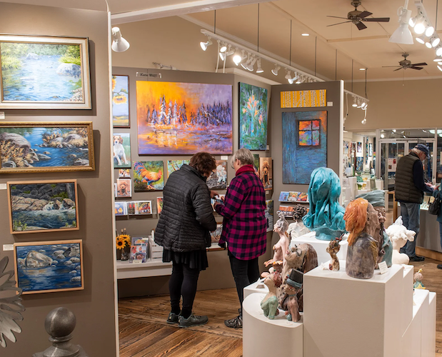 Art Works Gallery Seeks 2D Artist