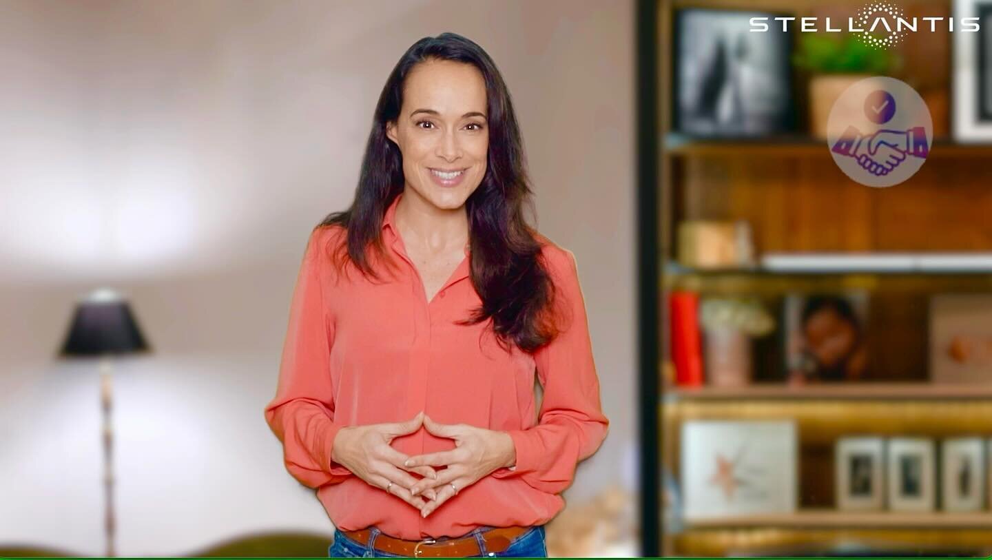 🎥 Tournage en 🇺🇸🇫🇷 puis traduction et 🎙️ doublage en 🇵🇹🇪🇸🇮🇹 pour une des vid&eacute;os de formation automobile 🚘  #animatrice #presentatrice #dubbing #voiceover #polyglot #multilingual #automotive #video #tvhost #presenter #anchor #filmi