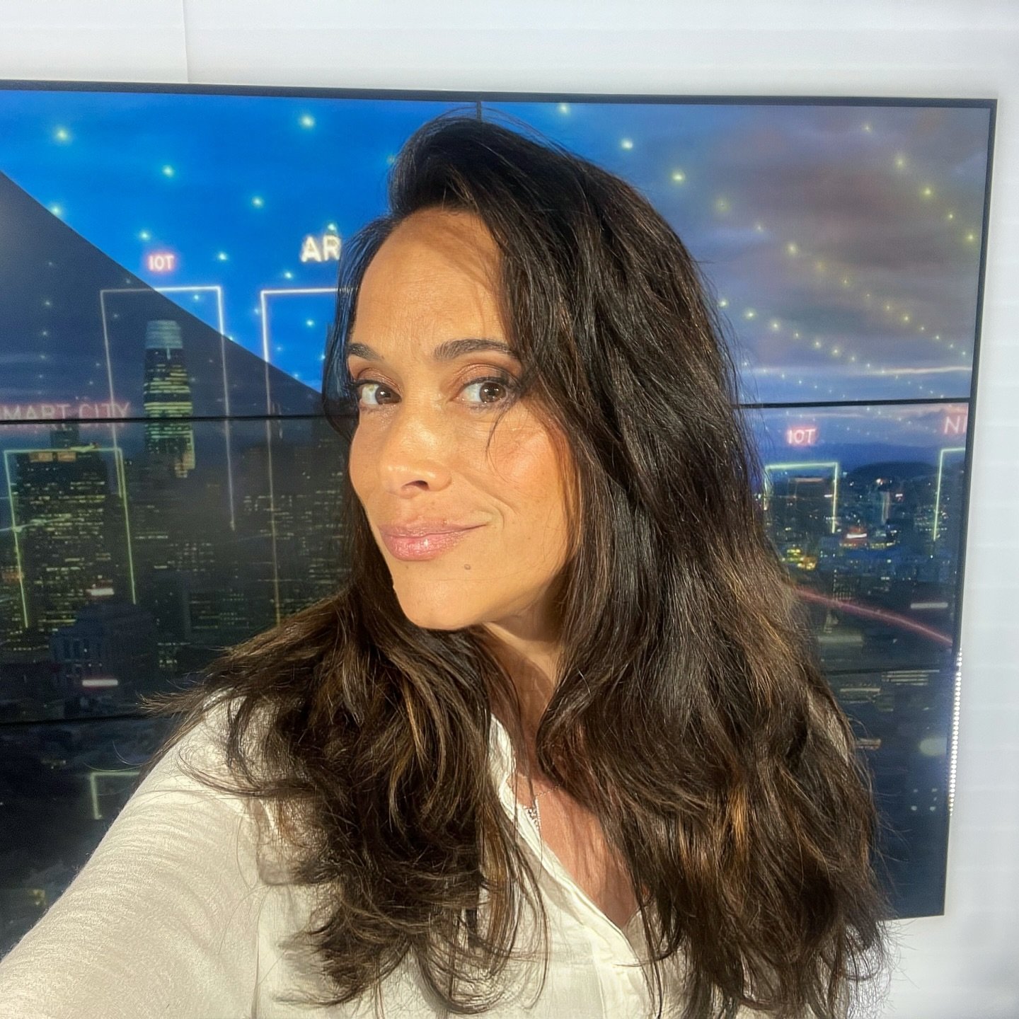 🎥 Nouvelles &eacute;missions live pour Limmedia !
Des tables rondes tres instructives avec des personnes tr&egrave;s int&eacute;ressantes et bienveillantes. Merci &agrave; toutes et &agrave; tous ! 🙏 👄 @mcomby_makeup