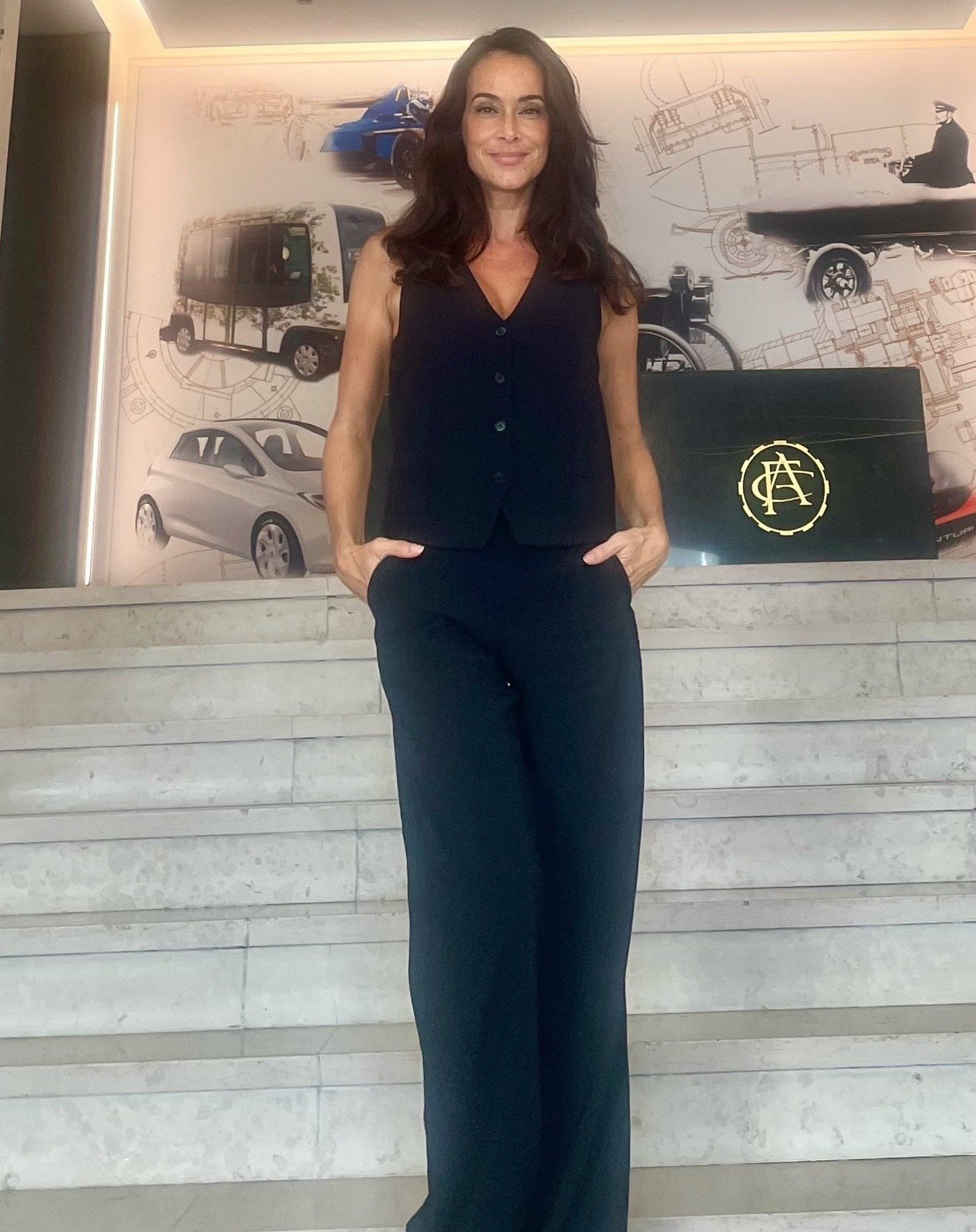 🚗 Quel plaisir de retrouver un jury si inspirant et r&eacute;uni &agrave; l'occasion des @automobile_awards &agrave; l' acf_officiel 🥇🏆🚙 Tenue : @five_jeans Merci 🙏 🤩