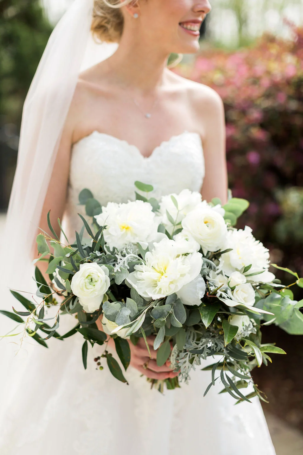 Lauren&BlakeWedding_RusticWhite0025.jpg