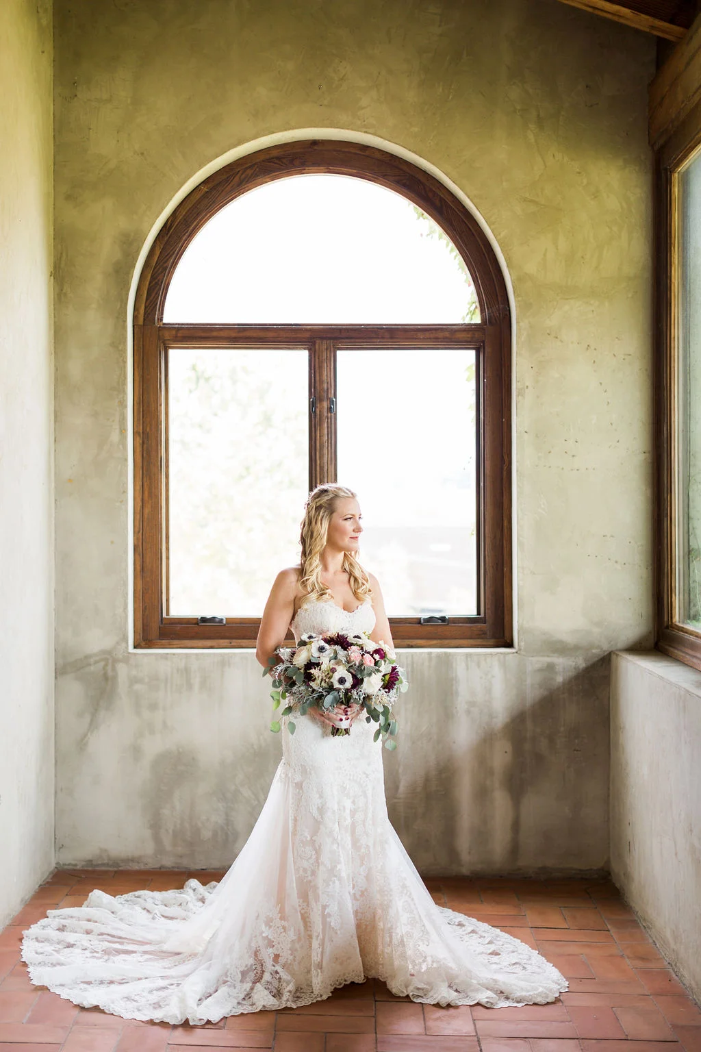 Melanie&WrightWedding_RusticWhite_051.jpg
