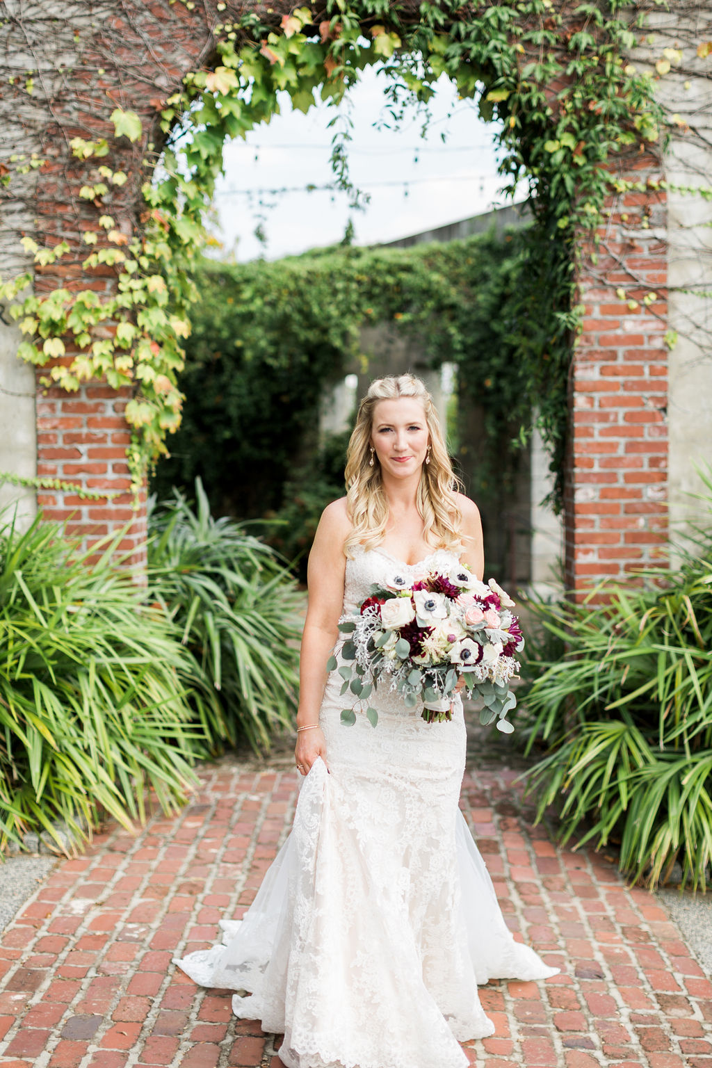 Melanie&WrightWedding_RusticWhite_077.jpg