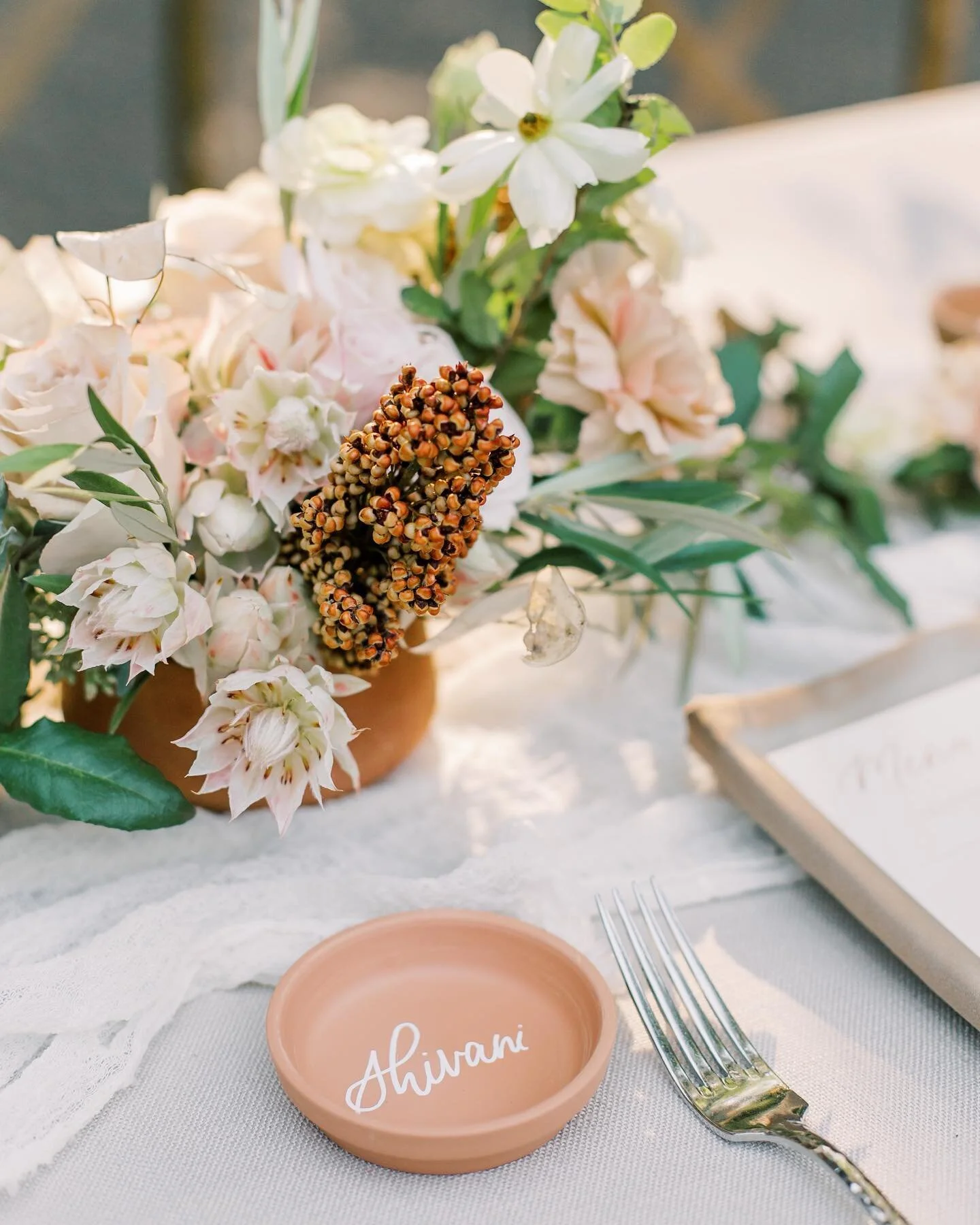 my inbox is full of the prettiest sneaks from @katieeyorkk this past weekend + I am just so, so thankful to be doing weddings again 🙌🏼 I mean, that light + details!!! intimate celebrations can be so thoughtful + intentional, anyone up for a vow ren
